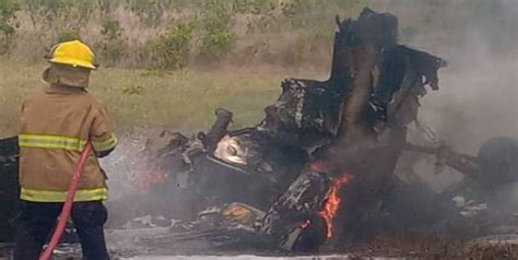 Fotos Dos Muertos Tras Accidente Aéreo Cerca De La Pista Del