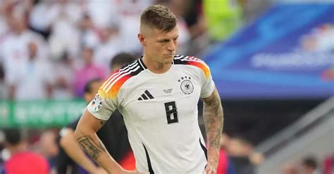 Toni Kroos Fragw Rdig Toni Kroos Nach Foul An Pedri Unter Fan