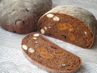 Праздничный ржаной хлеб с сухофруктами и орехами : Хлеб, батоны, багеты ...