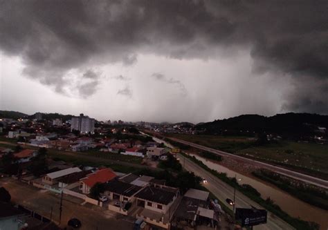 Defesa Civil De Brusque Est Em Aten O Para Chuva Intensa