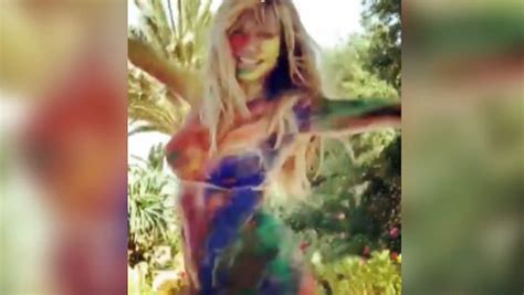 Promi News Des Tages Heidi Klum Feiert Im Bikini Bunte Pride Party N Tv De