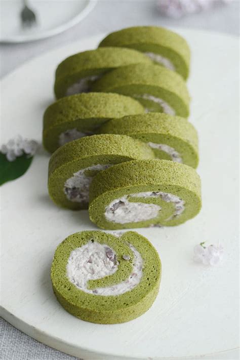 Matcha Cake Roll With Adzuki Bean Cream Indulge With Mimi