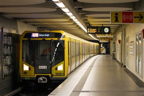 Берлин, BVG H01 № 5028 — Фото — Городской электротранспорт