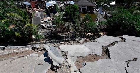 Terremoto En Indonesia Deja Al Menos 91 Muertos Y Cientos De Evacuados La Fm