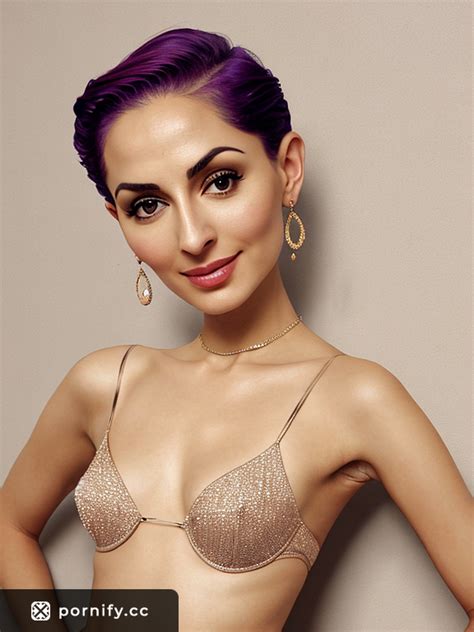 Bedroom Hourglass Saggy Brunette Bachelorette Hooded Eyes Feathered Eyebrows Sloped Forehead V