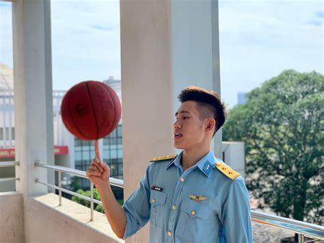 Chuyện tình lãng mạn của hot boy bóng rổ 1m86 ở Hà Nội và fan nữ xinh đẹp Báo Dân trí