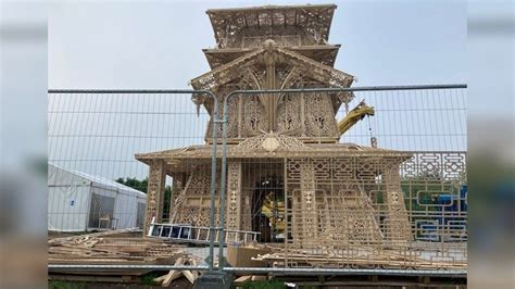 Coronavirus Memorial Erected In Eastbourne Bbc News