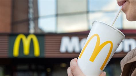 Mcdonalds Berrascht Kunden Mit Happy Meal F R Erwachsene