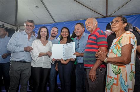 Professora Senadora Dorinha Participa Da Entrega De T Tulos Em