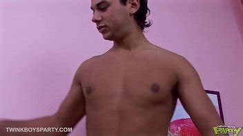 Dan Acaricia Su Gran Polla XVIDEOS