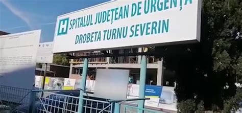 Un bătrân s a aruncat de la etajul doi al Spitalului Județean din