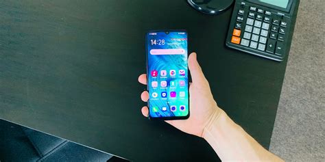 Обзор Vivo V17 Neo — безрамочника с NFC за 20 тысяч рублей — Лайфхакер