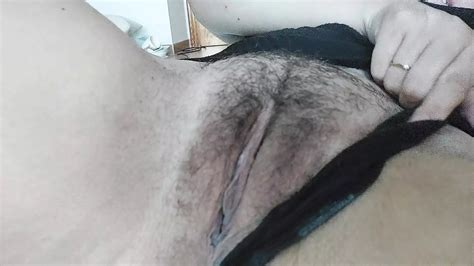 Haarige Latina zeigt dir ihre Schamhaare und ihrebehaarten Beine nur für dich xHamster