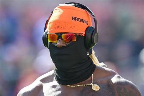 Browns' David Njoku reveals facial burns from fire pit accident