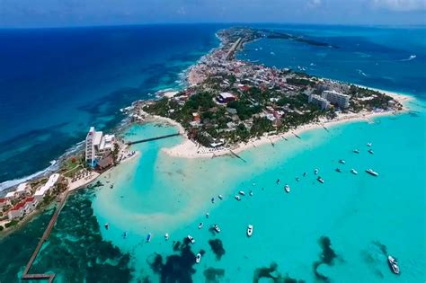 Snorkel in Isla Mujeres | Skulls Landing Hotel