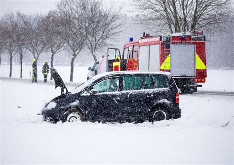 H Chste Warnstufe Eisregen Und Schneechaos Deutschland R Stet Sich