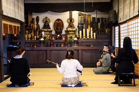 Shamisen Lesson And Performance At A Buddhist Temple In Kyoto