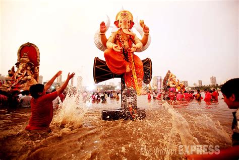 Ganpati Visarjan And Its Rituals: Bidding Farewell to Ganesha | Badhaai.com