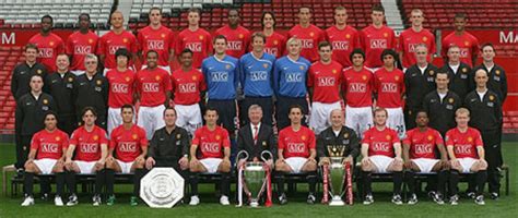 United’s 08/09 Team Photo With Trophies - Republik Of Mancunia: A ...