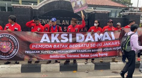 Pemuda Batak Bersatu Demo Di Depan Pn Jaksel Tuntut Ferdy Sambo Dihukum