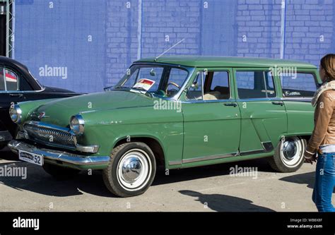 Volga Gaz Soviet Car Fotos Und Bildmaterial In Hoher Aufl Sung Alamy