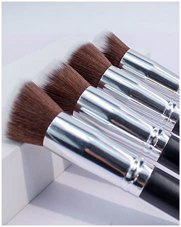 Beakey Makeup Brushes Premium Synthetic Foundation Face Brush Eyeshadow