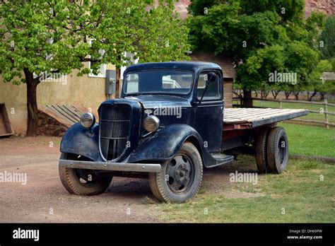 Old Flatbed Trucks