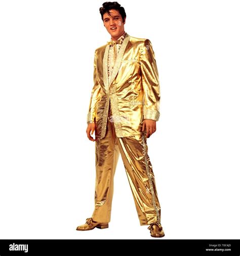 1957 Rock And Roll Musiker Elvis Presley Posiert Mit Kleidung Designer Nudie Cohen In Seinem