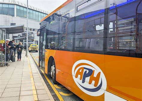 Aph Parking At Manchester Airport Review Park And Ride Or Meet And Greet