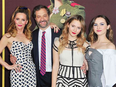 Judd Apatow And Leslie Mann S Daughters All About Maude And Iris