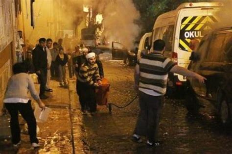 Beyoğlu nda 6 araç kundaklandı Son Dakika