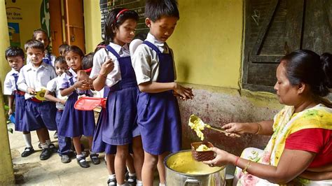 Mid Day Meal মিড ডে মিল খেয়ে অসুস্থ ৩৬ Bengali News 36 Students