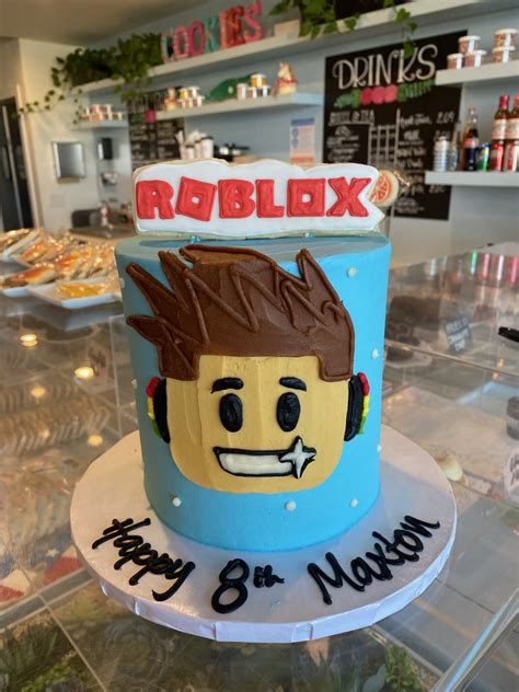 Roblox Birthday Cake