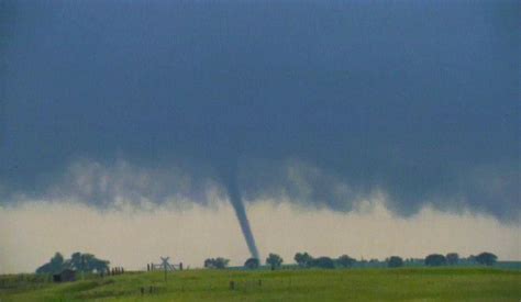 How Do Tornadoes Form? | PBS LearningMedia