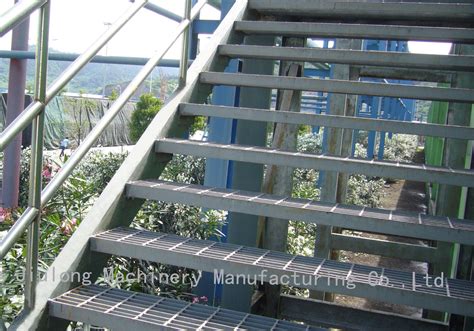 Checkered Plate Nosing Stair Tread With Welding Or Bolted Safety