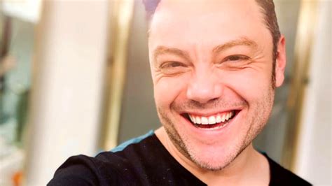 Il Grande Cuore Di Tiziano Ferro Devoluti 200mila Euro Alle