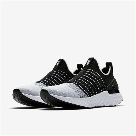 Nike’s Latest Laceless Running Shoe: the React Phantom Run Flyknit 2 - 2nd Opinion