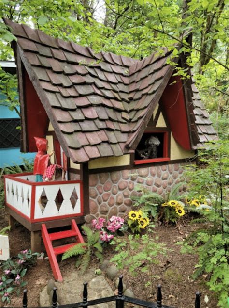 Step Into A Real Life Fairy Tale At The Enchanted Forest In Oregon