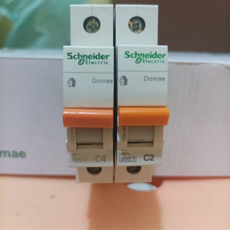 Jual MCB SCHNEIDER DOMAE OREN MINI CIRCUIT BREAKER 2 AMPER 4 AMPERE MCB