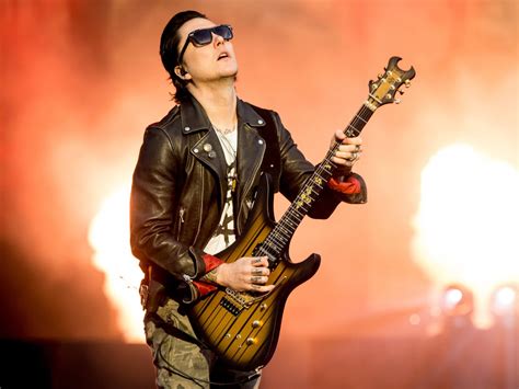 Synyster Gates Says New A X Album Is The Bands Most Guitar Centric