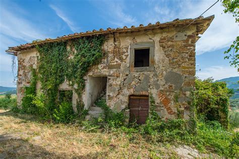 Casale Rustico Da Restaurare In Vendita