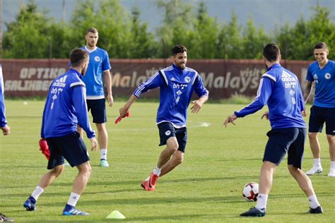 Fudbalska Reprezentacija Bosne I Hercegovine Obavila Prvi Trening