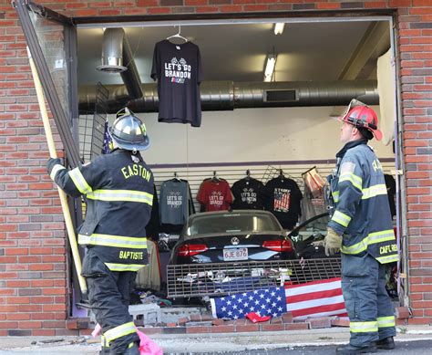 Marc Vasconcellos On Twitter Car Crashes Into New England For Trump