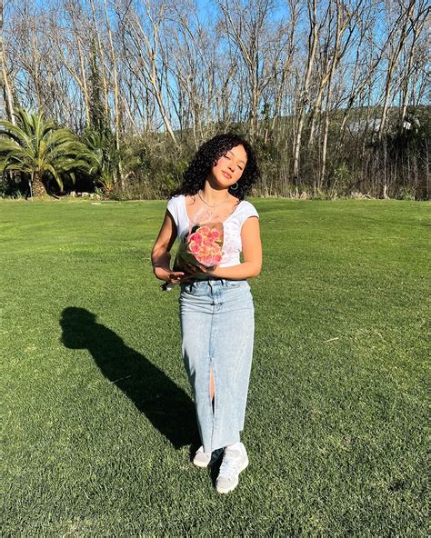𝑹𝑬𝑬𝑪𝑬 𝑪𝑯𝑳𝑶𝑬 𝑳𝑬𝑾𝑰𝑺 | Sunset Lover💛🌅 | Instagram