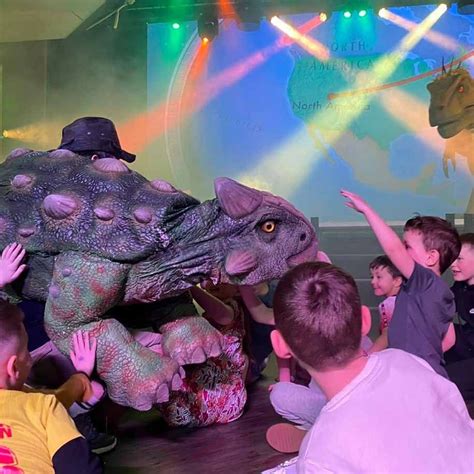 Book A Walkabout Dinosaur Show UK | Scarlett Entertainment