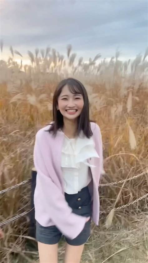 友廣南実さんのインスタグラム動画 友廣南実instagram「・ 先日、奈良県にある曽爾高原へ行ってきました〜🌾 ちょうど日の入りの