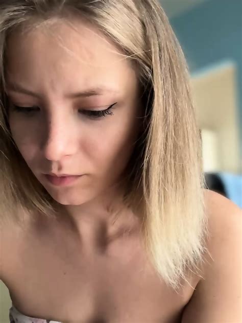 Sexy Blonde Annie