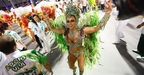 Naked Viviane Ara Jo In Mancha Verde