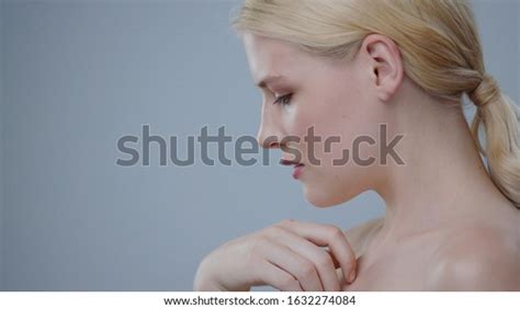 Stunning Profile Beautiful Nude Blonde Woman Stock Photo 1632274084 Shutterstock