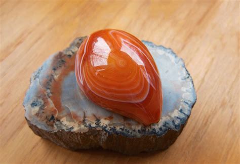 Камень сардоникс: свойства и значение, кому подходит